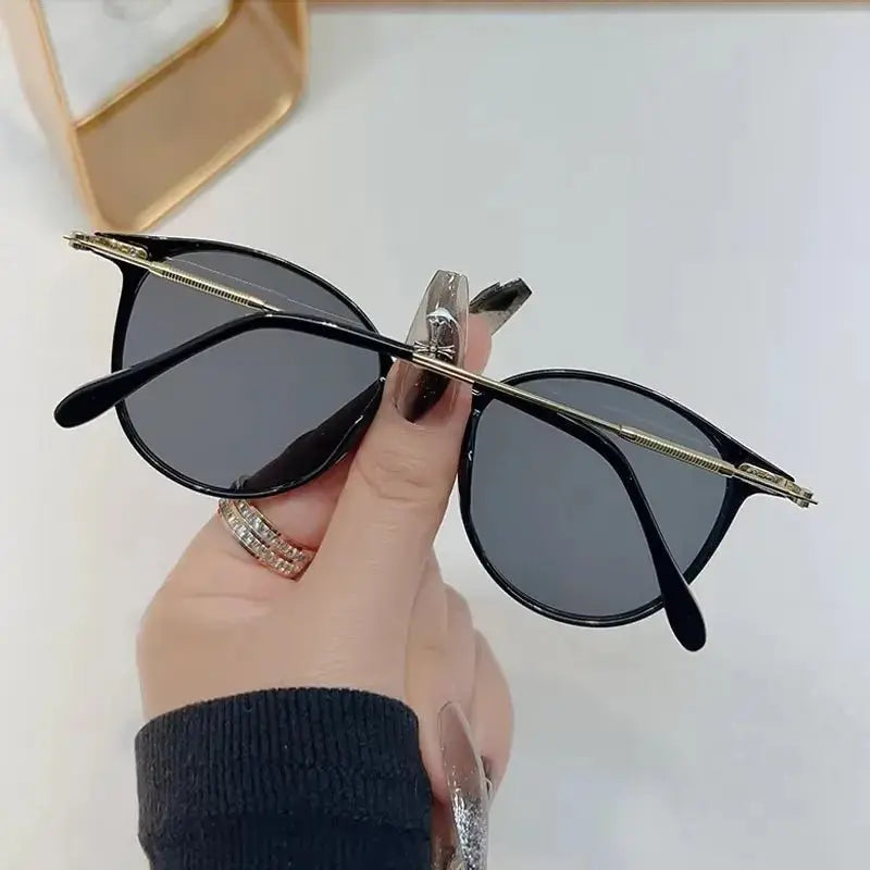 Chic Retro Round Sunglasses - Chicchar Fashion