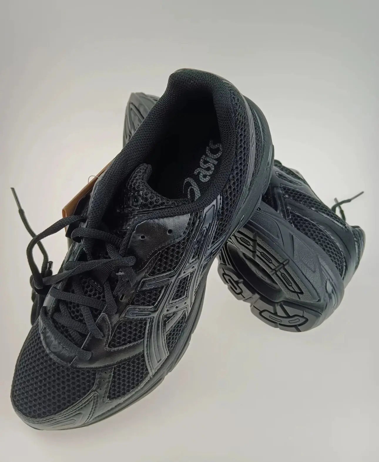 Asics  Comfortable and Fashionable Cushioned Low Cut Casual Running Shoes for Men Carbon Black 1201A256-002 - Chicchar Fashion