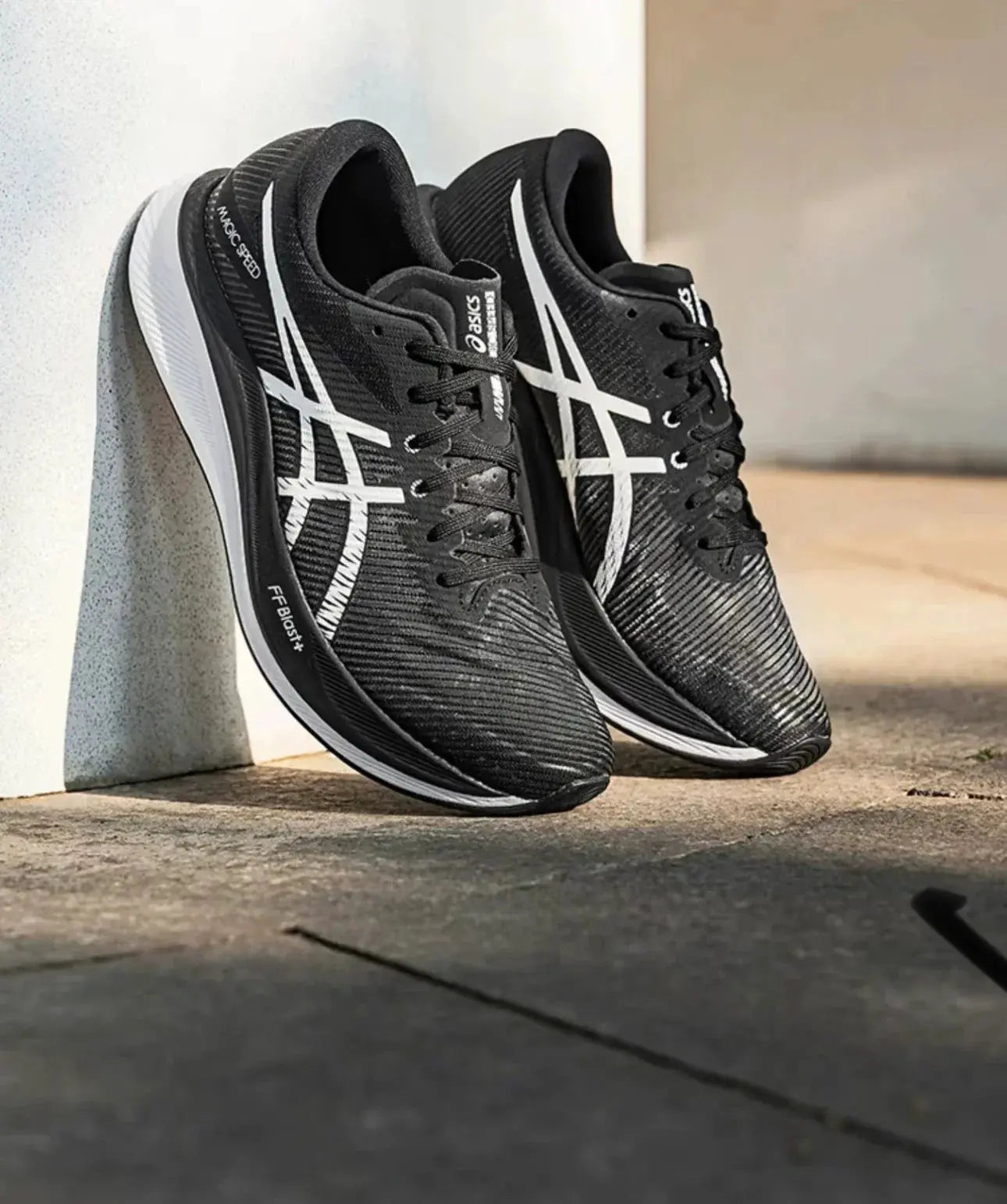 Asics  Comfortable Low Cut Carbon Plate Long Distance Running Race Running Shoes Men's Black and White 1011B631-002 - Chicchar Fashion